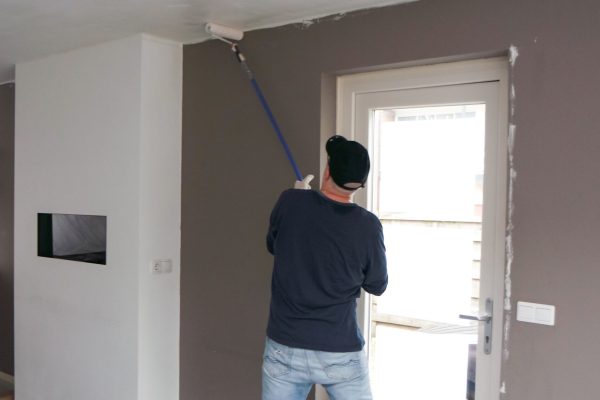 full-length-man-painting-the-ceiling-2025-01-10-13-36-54-utc